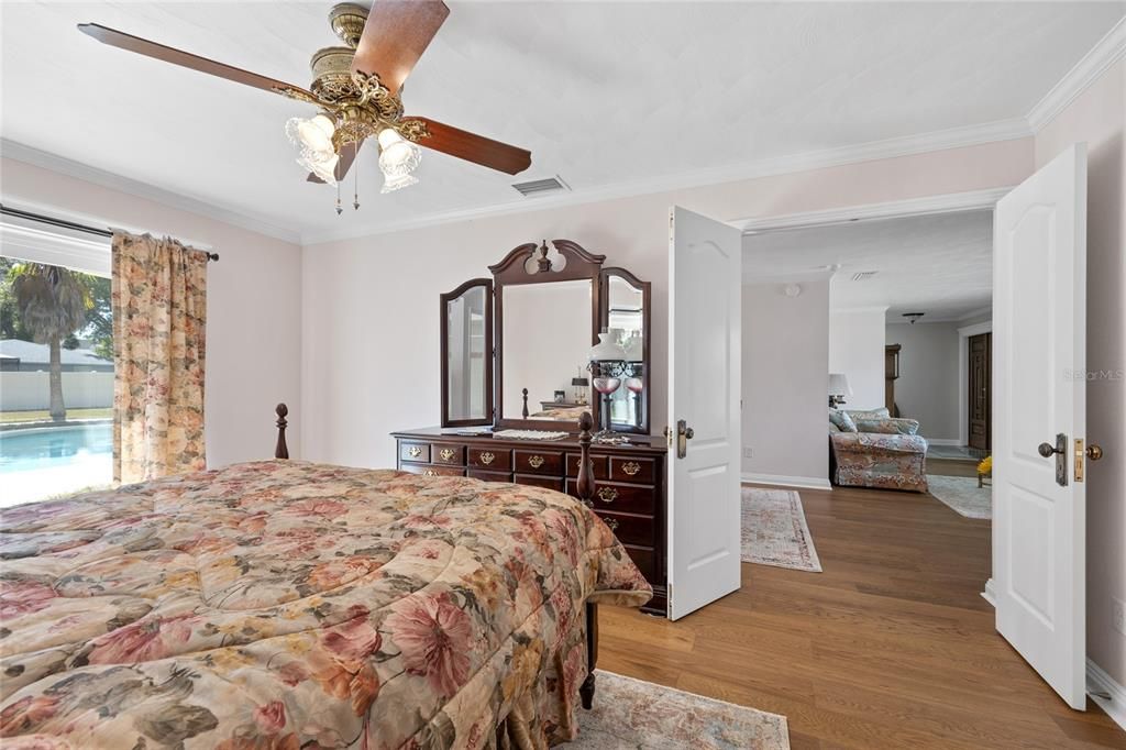 For Sale: $554,900 (4 beds, 2 baths, 1971 Square Feet)