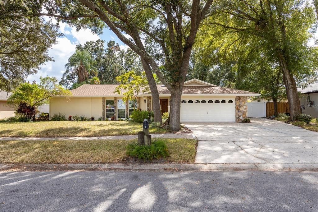 For Sale: $554,900 (4 beds, 2 baths, 1971 Square Feet)