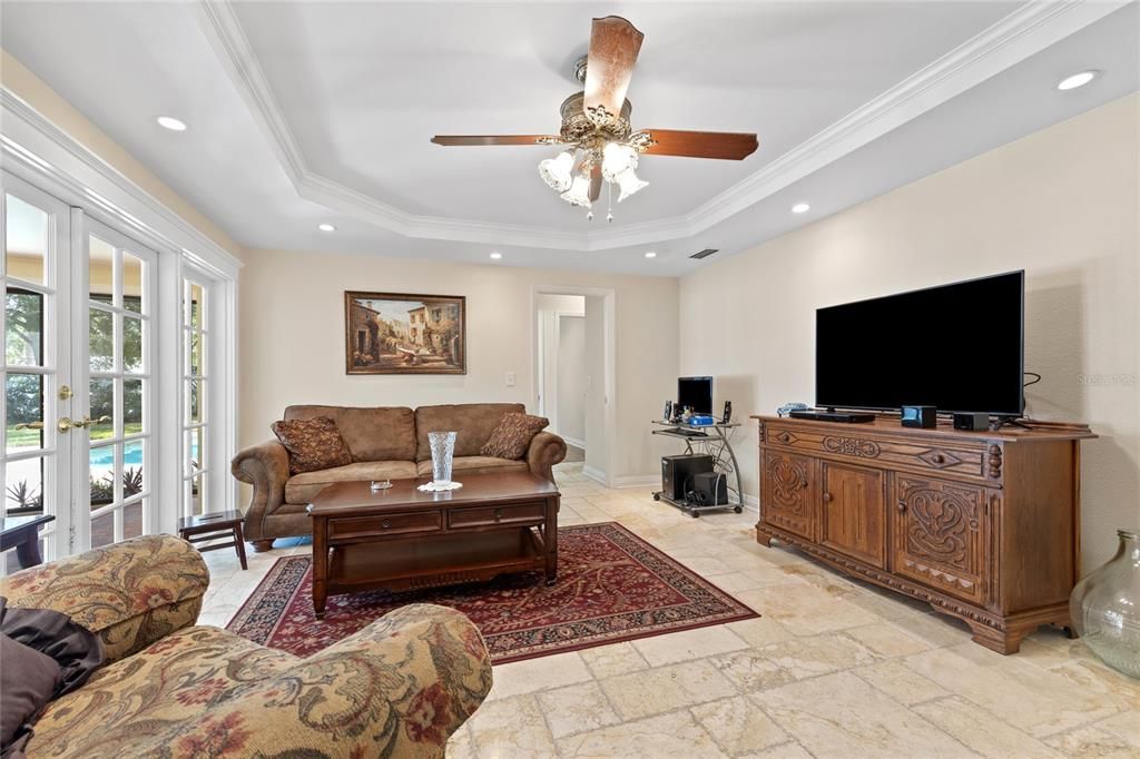 For Sale: $554,900 (4 beds, 2 baths, 1971 Square Feet)