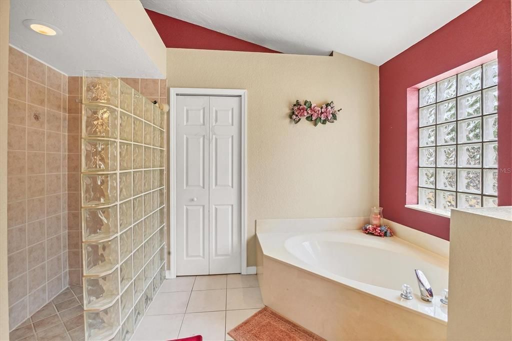 For Sale: $415,000 (3 beds, 2 baths, 2135 Square Feet)