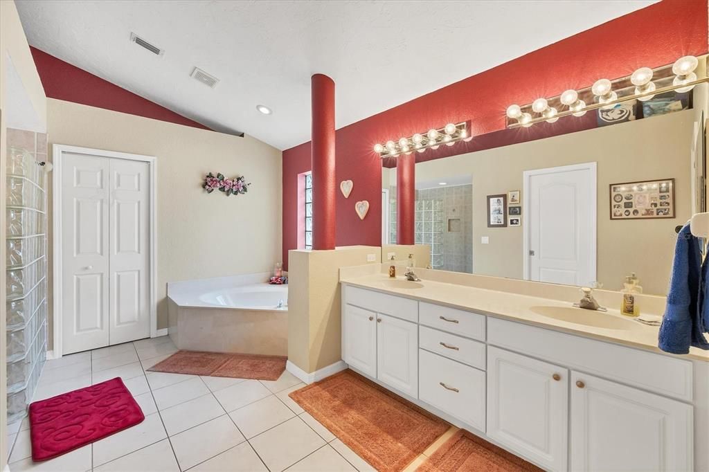 For Sale: $415,000 (3 beds, 2 baths, 2135 Square Feet)