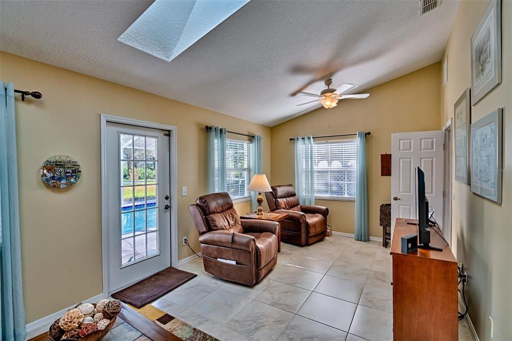 For Sale: $349,000 (3 beds, 2 baths, 2008 Square Feet)