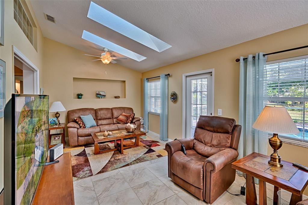 For Sale: $349,000 (3 beds, 2 baths, 2008 Square Feet)