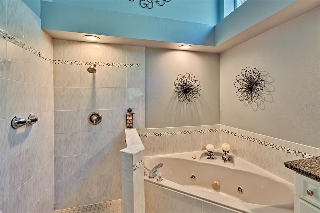 For Sale: $349,000 (3 beds, 2 baths, 2008 Square Feet)