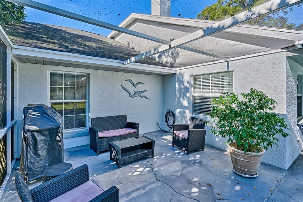 For Sale: $349,000 (3 beds, 2 baths, 2008 Square Feet)