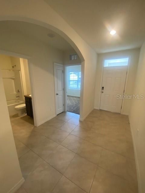 出租: $2,400 (3 贝兹, 2 浴室, 1639 平方英尺)