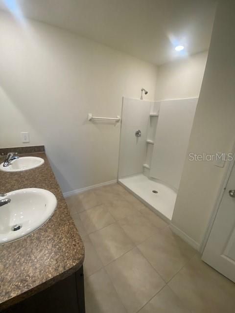 出租: $2,400 (3 贝兹, 2 浴室, 1639 平方英尺)