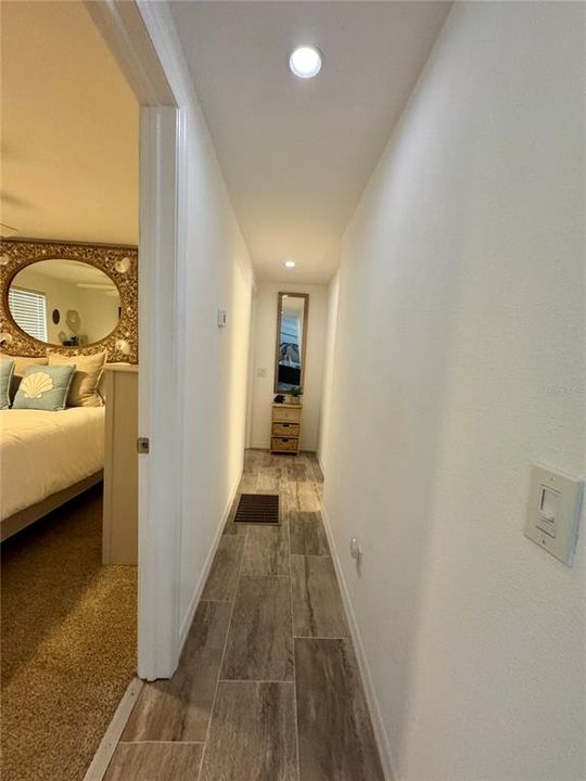 For Sale: $289,000 (2 beds, 2 baths, 864 Square Feet)