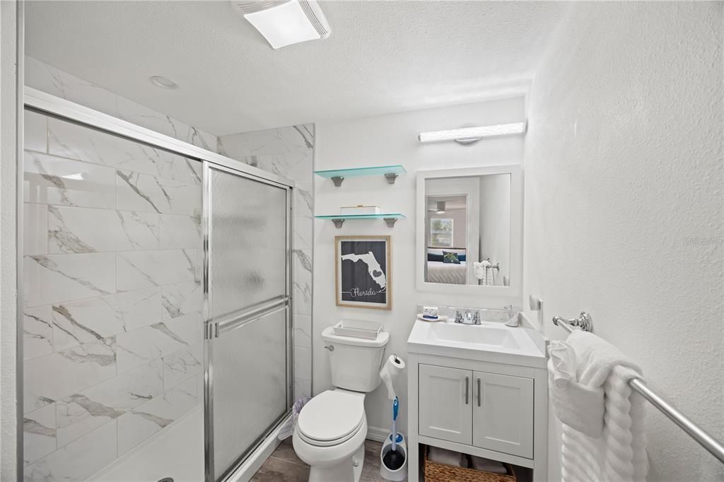 For Sale: $289,000 (2 beds, 2 baths, 864 Square Feet)