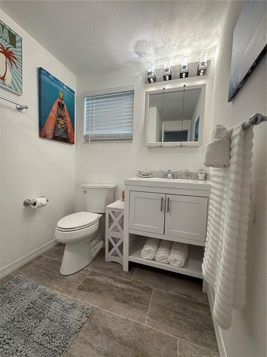 For Sale: $289,000 (2 beds, 2 baths, 864 Square Feet)