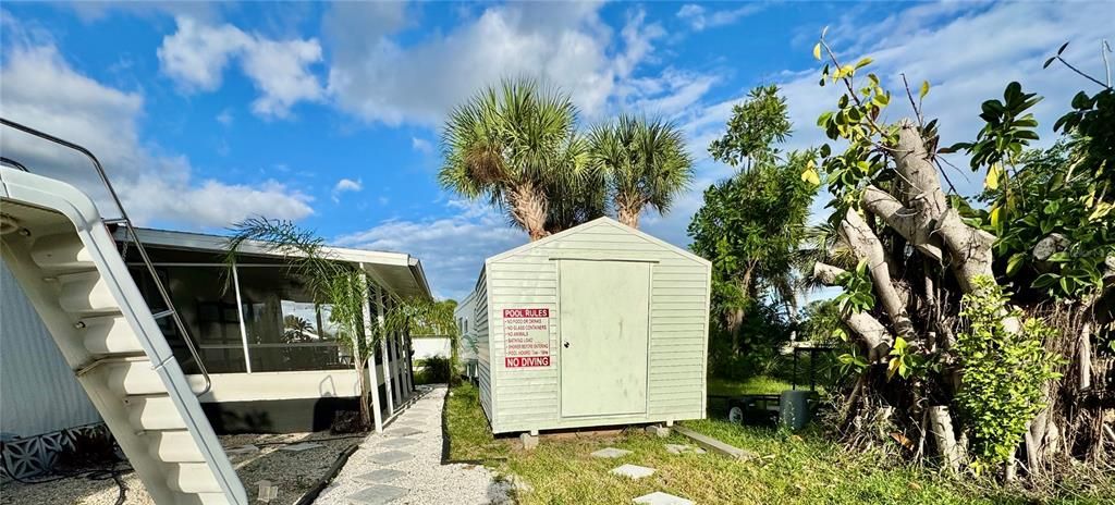 For Sale: $289,000 (2 beds, 2 baths, 864 Square Feet)