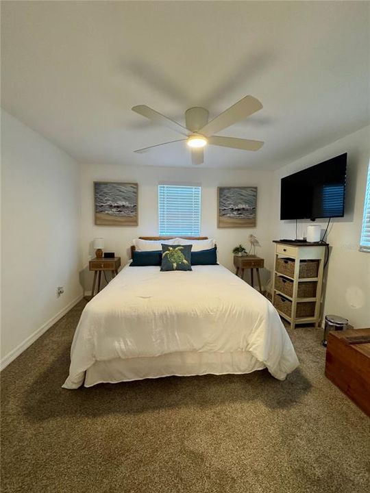 For Sale: $289,000 (2 beds, 2 baths, 864 Square Feet)