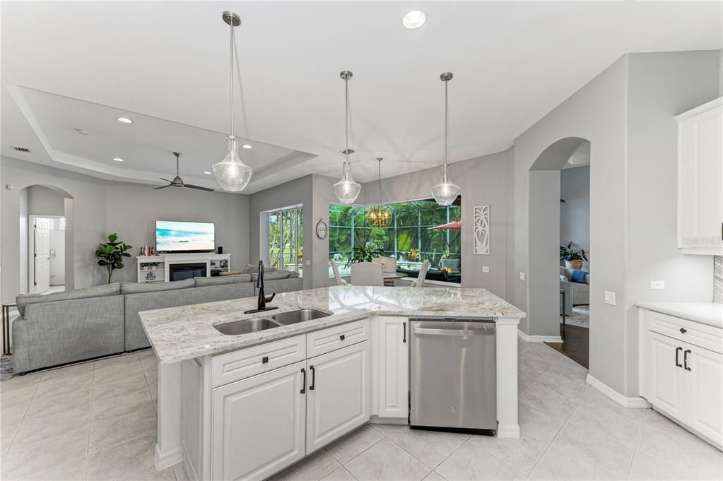 For Sale: $799,000 (4 beds, 3 baths, 2739 Square Feet)