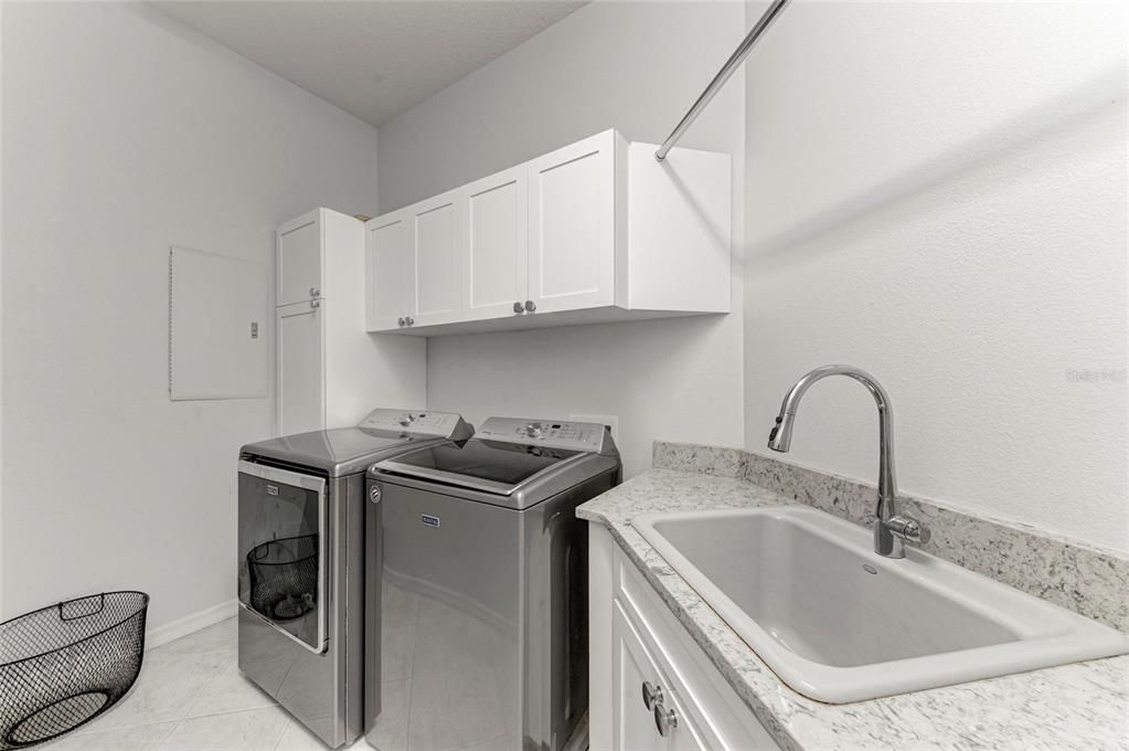 For Sale: $799,000 (4 beds, 3 baths, 2739 Square Feet)