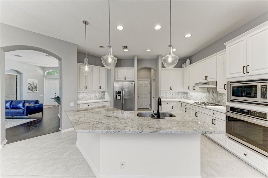 For Sale: $799,000 (4 beds, 3 baths, 2739 Square Feet)