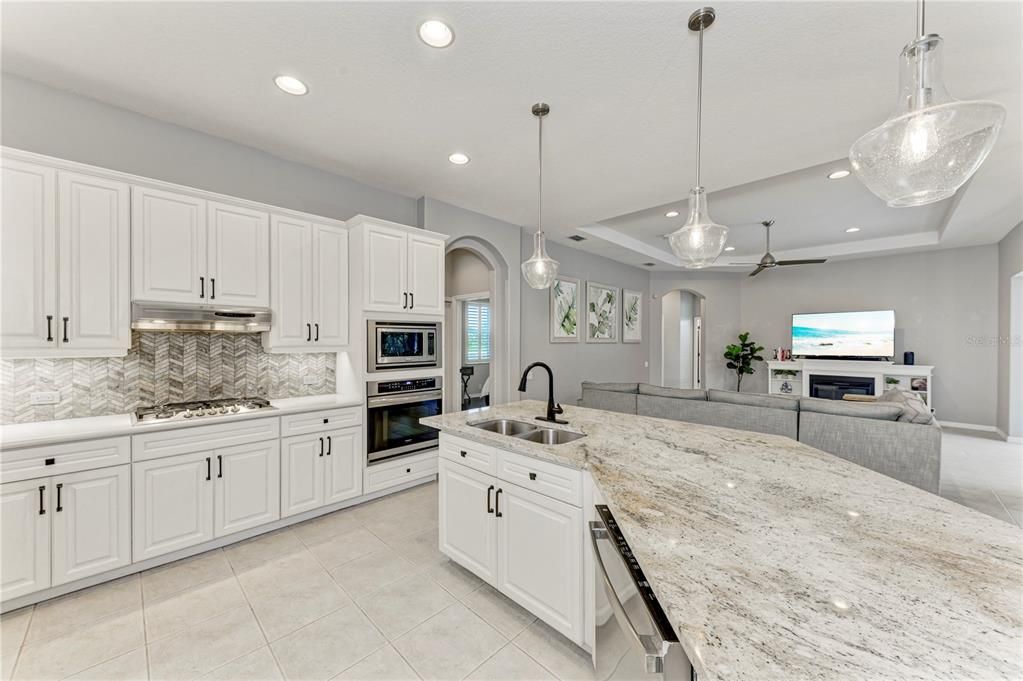 For Sale: $799,000 (4 beds, 3 baths, 2739 Square Feet)