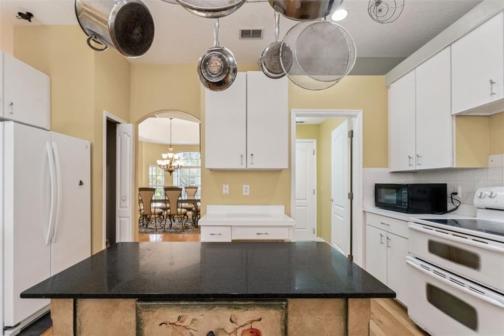 For Sale: $535,000 (4 beds, 3 baths, 2315 Square Feet)