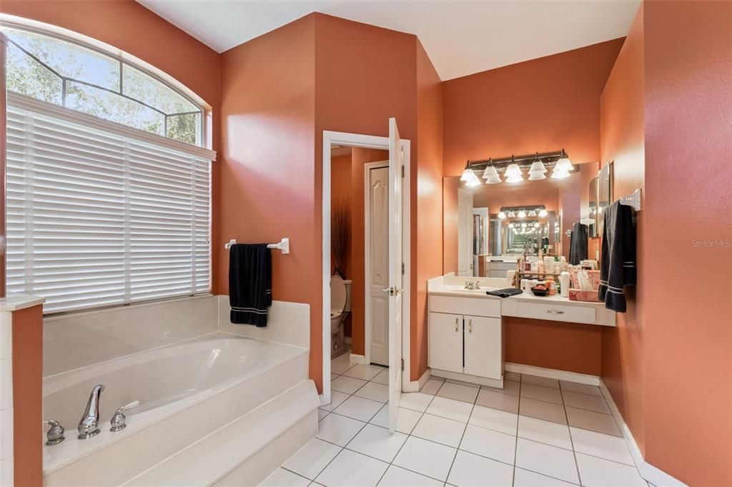 For Sale: $535,000 (4 beds, 3 baths, 2315 Square Feet)