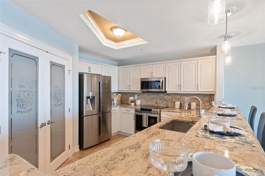 For Sale: $890,000 (3 beds, 2 baths, 2512 Square Feet)