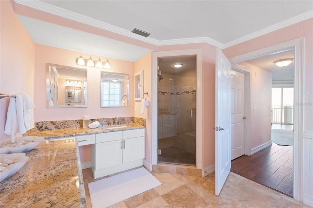 For Sale: $890,000 (3 beds, 2 baths, 2512 Square Feet)