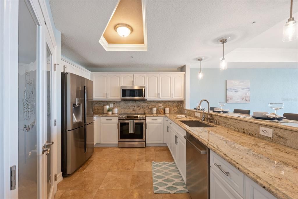 For Sale: $890,000 (3 beds, 2 baths, 2512 Square Feet)