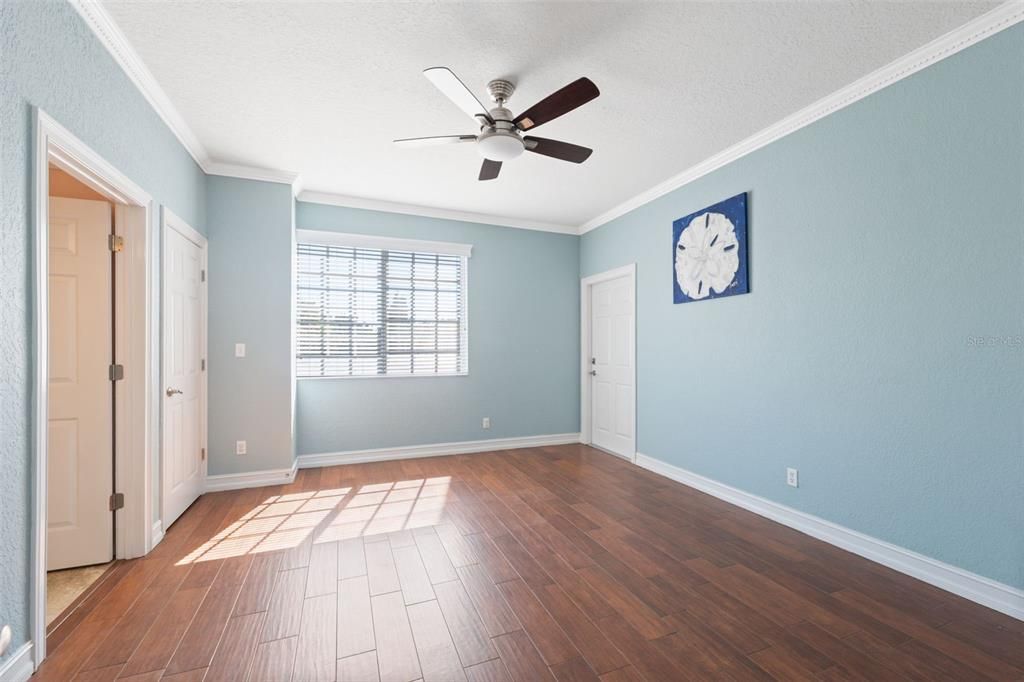 For Sale: $890,000 (3 beds, 2 baths, 2512 Square Feet)