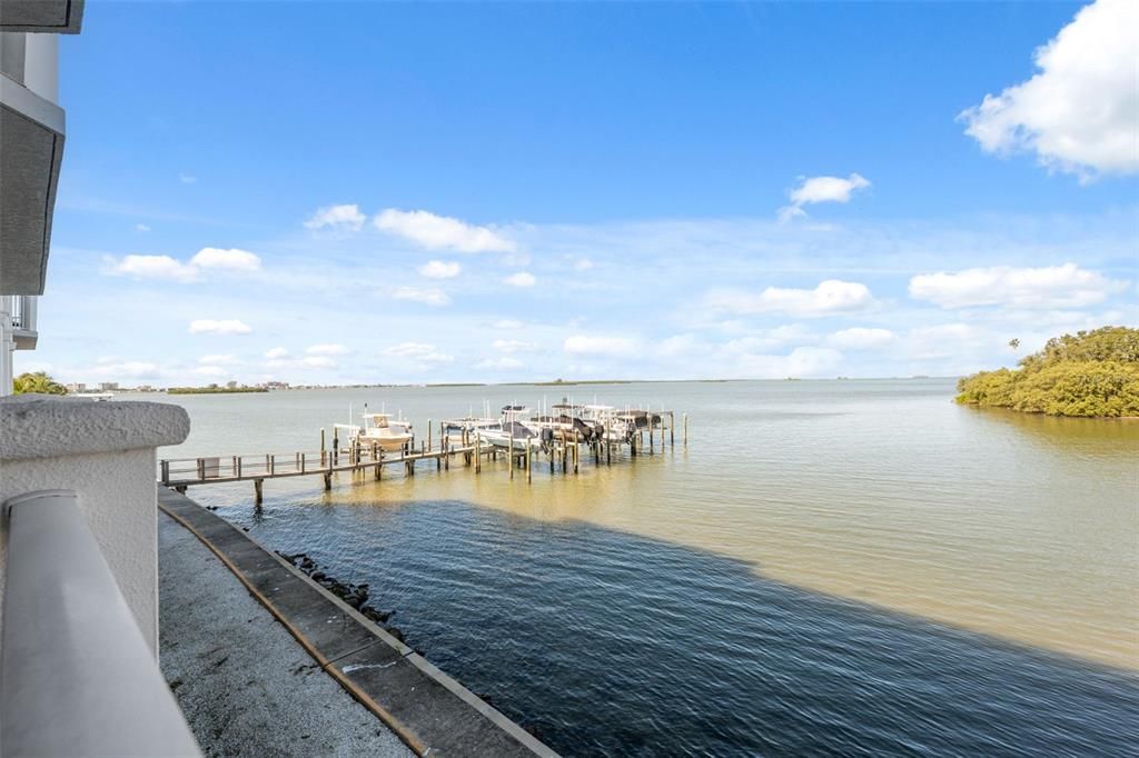 For Sale: $890,000 (3 beds, 2 baths, 2512 Square Feet)