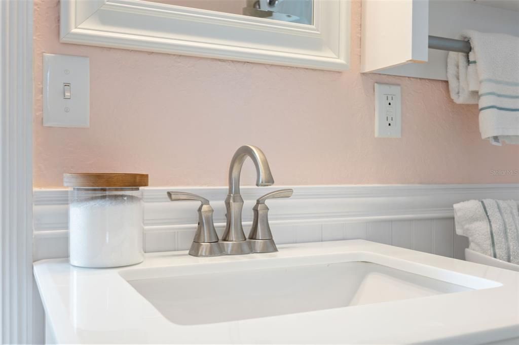 For Sale: $890,000 (3 beds, 2 baths, 2512 Square Feet)