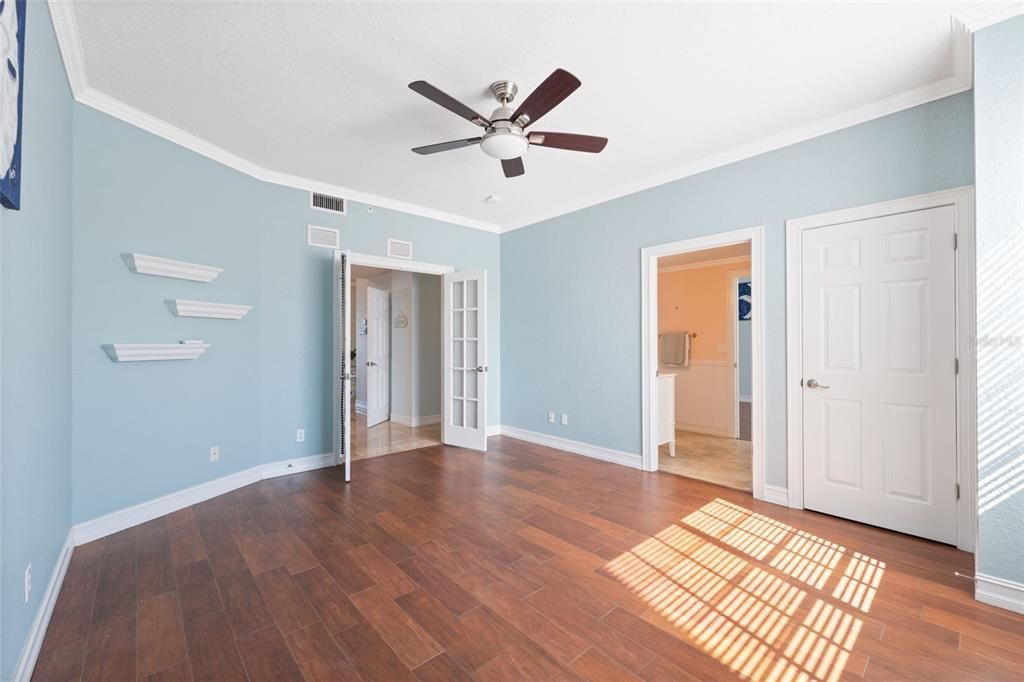 For Sale: $890,000 (3 beds, 2 baths, 2512 Square Feet)