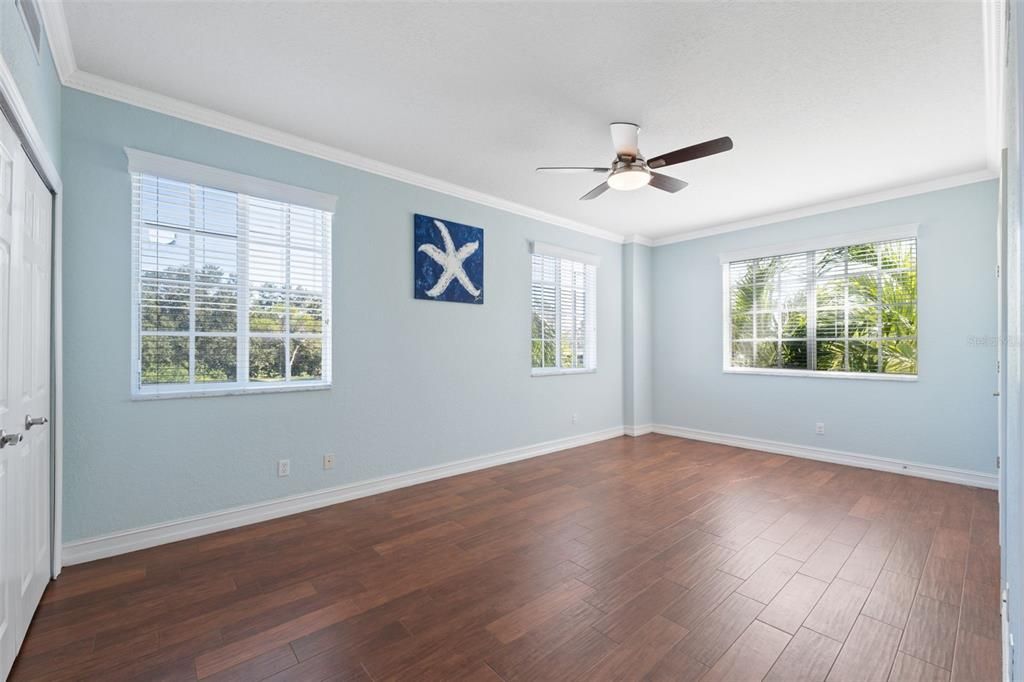 For Sale: $890,000 (3 beds, 2 baths, 2512 Square Feet)