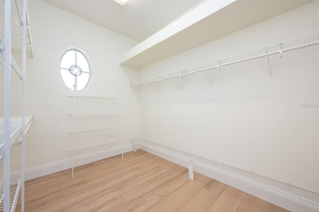 For Sale: $589,000 (3 beds, 2 baths, 2375 Square Feet)