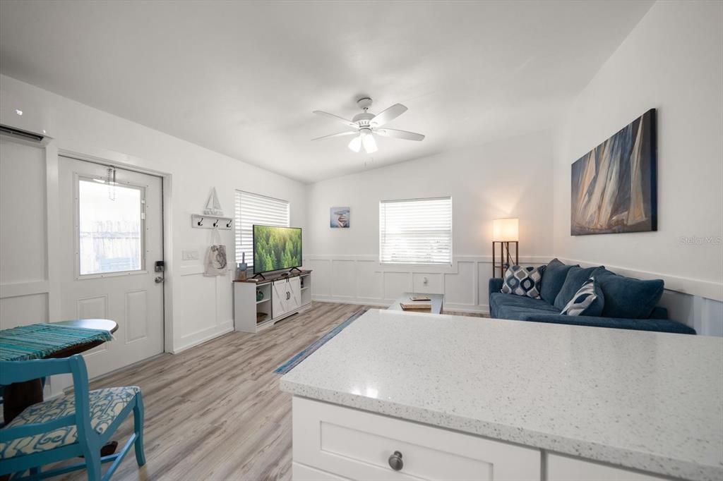 На продажу: $2,100,000 (4 спален, 0 ванн, 2077 Квадратных фут)