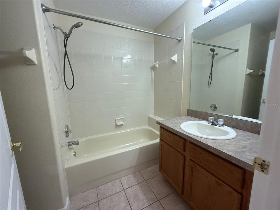 For Rent: $2,450 (4 beds, 2 baths, 1923 Square Feet)