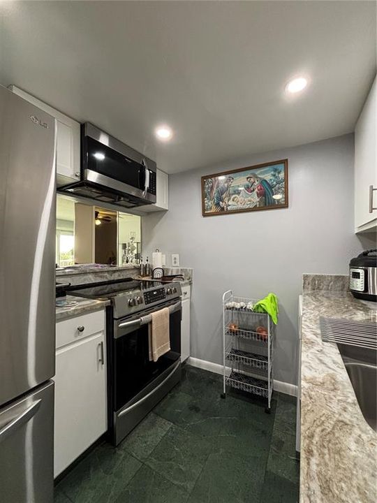 На продажу: $145,000 (2 спален, 2 ванн, 1094 Квадратных фут)