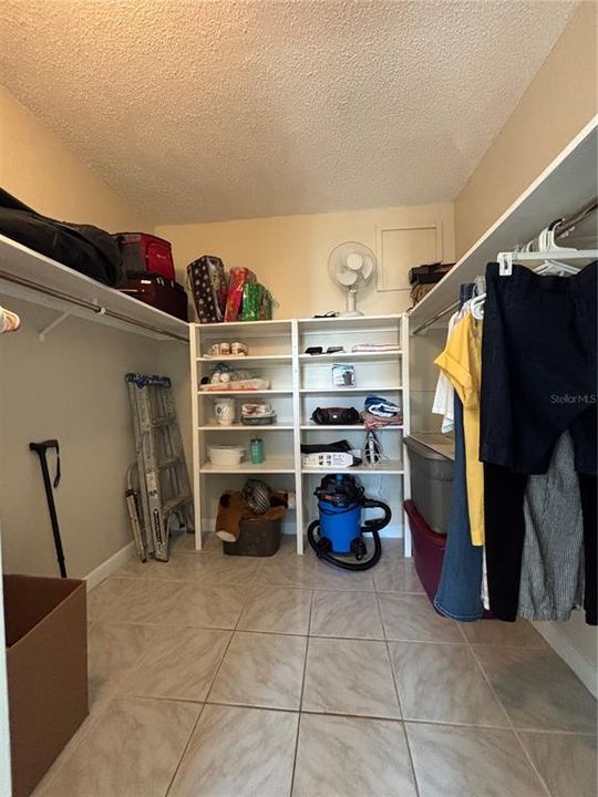 На продажу: $145,000 (2 спален, 2 ванн, 1094 Квадратных фут)