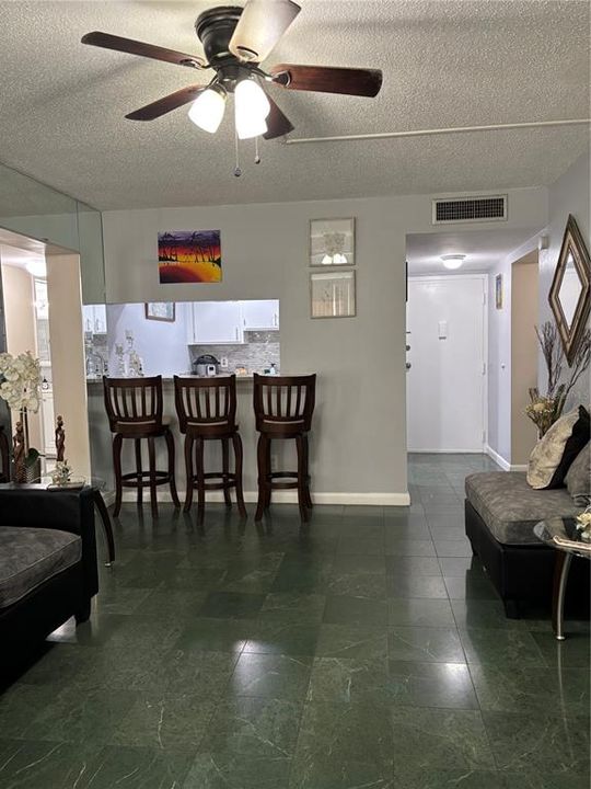 На продажу: $145,000 (2 спален, 2 ванн, 1094 Квадратных фут)