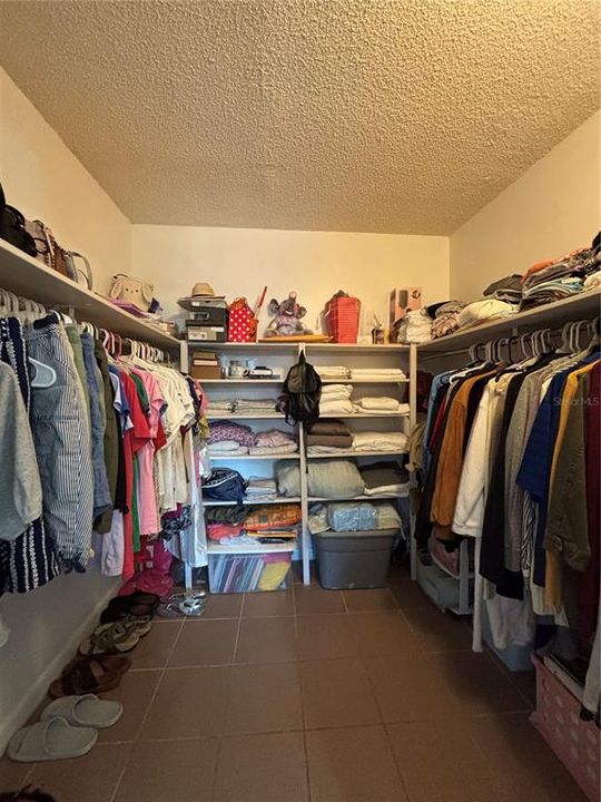 На продажу: $145,000 (2 спален, 2 ванн, 1094 Квадратных фут)