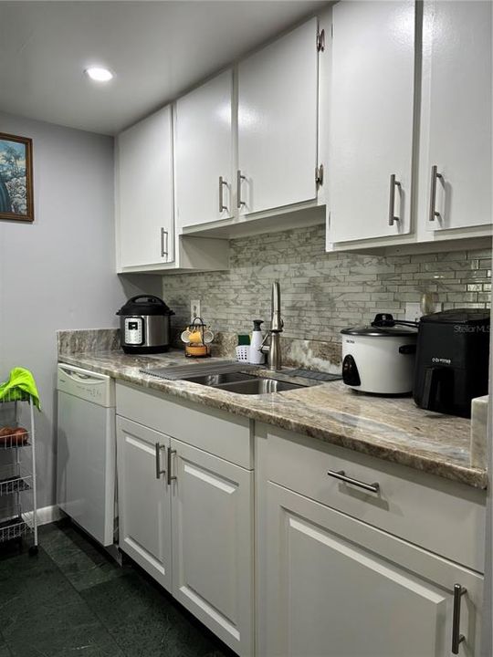 На продажу: $145,000 (2 спален, 2 ванн, 1094 Квадратных фут)