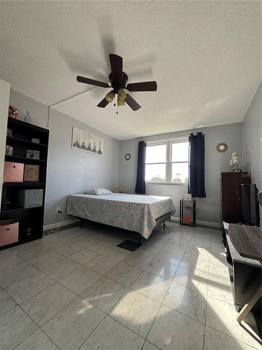 На продажу: $145,000 (2 спален, 2 ванн, 1094 Квадратных фут)