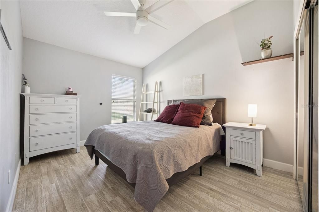 待售: $650,000 (4 贝兹, 2 浴室, 2561 平方英尺)