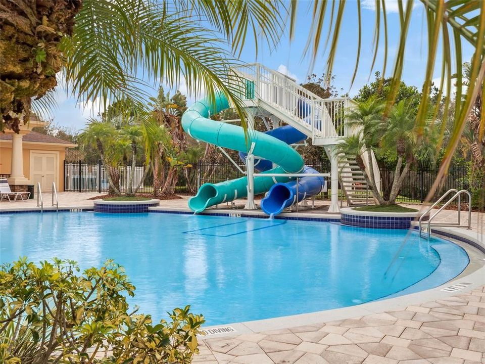 待售: $650,000 (4 贝兹, 2 浴室, 2561 平方英尺)