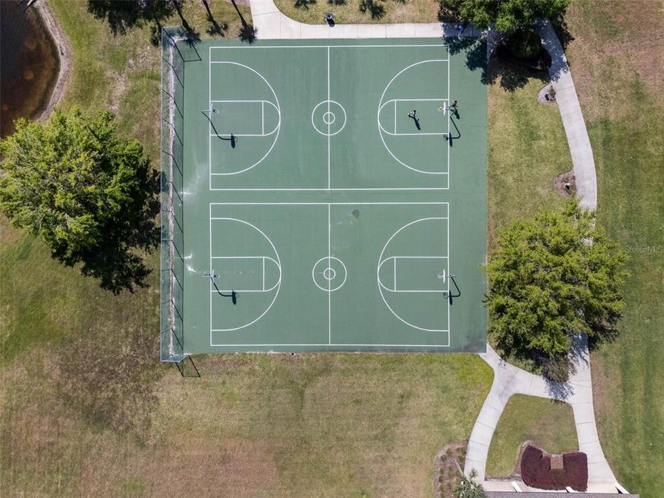 待售: $650,000 (4 贝兹, 2 浴室, 2561 平方英尺)