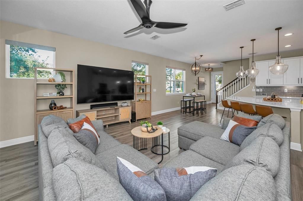 待售: $600,000 (4 贝兹, 3 浴室, 2587 平方英尺)