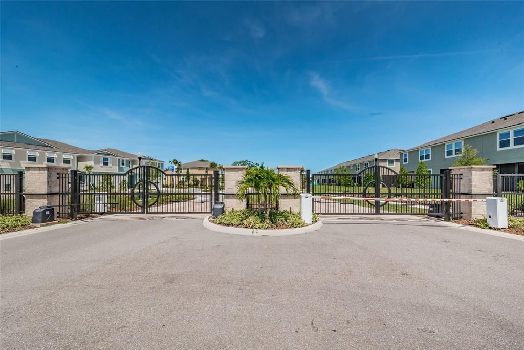 待售: $600,000 (4 贝兹, 3 浴室, 2587 平方英尺)