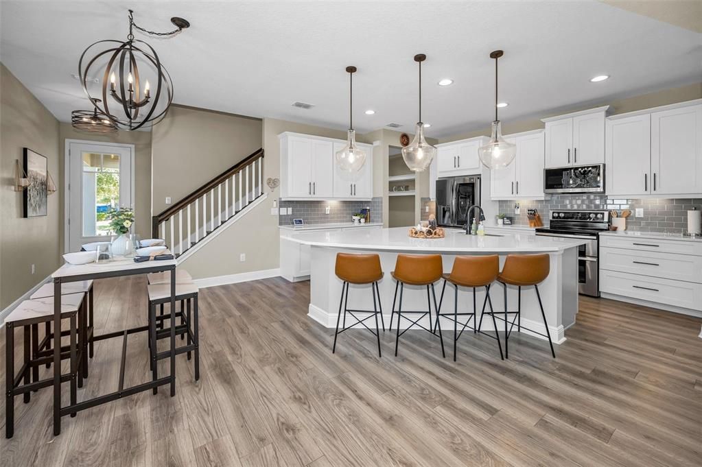 待售: $600,000 (4 贝兹, 3 浴室, 2587 平方英尺)