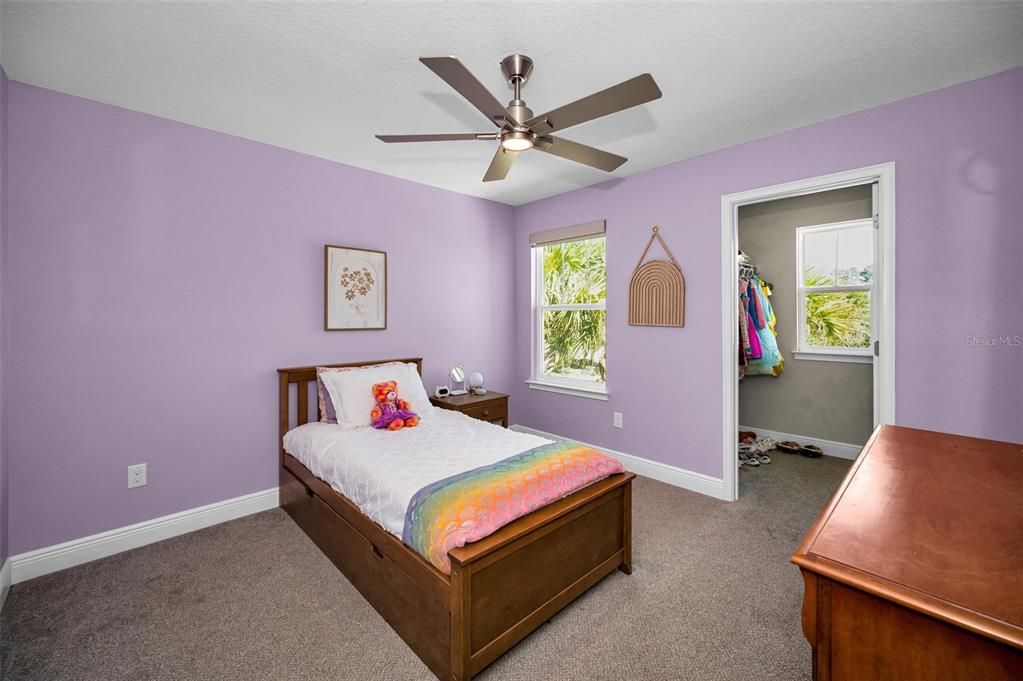 待售: $600,000 (4 贝兹, 3 浴室, 2587 平方英尺)