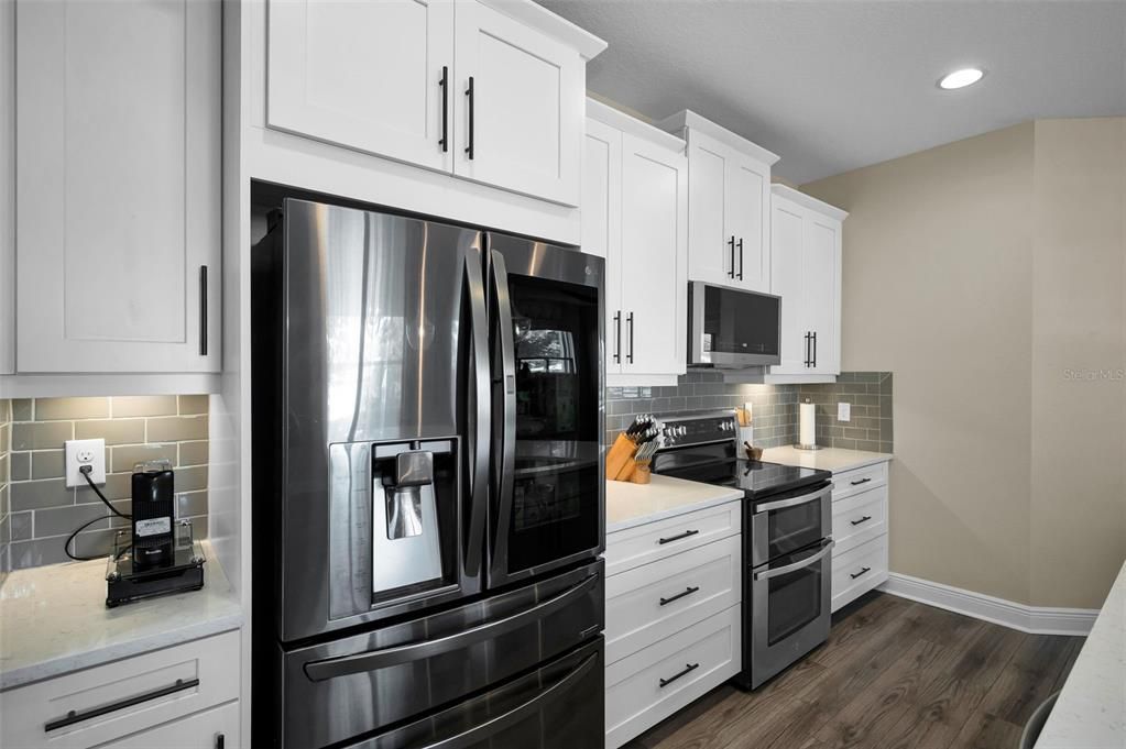 待售: $600,000 (4 贝兹, 3 浴室, 2587 平方英尺)