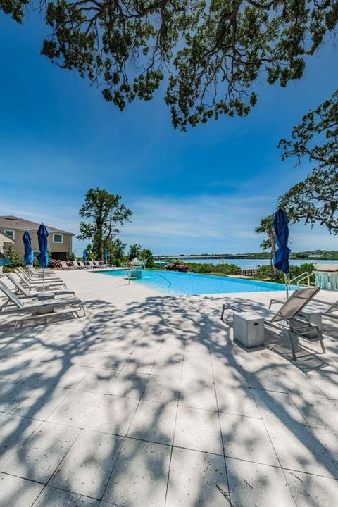 待售: $600,000 (4 贝兹, 3 浴室, 2587 平方英尺)