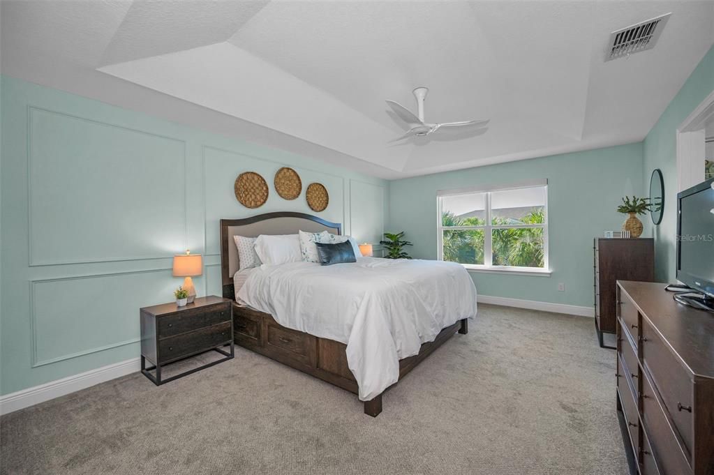 待售: $600,000 (4 贝兹, 3 浴室, 2587 平方英尺)