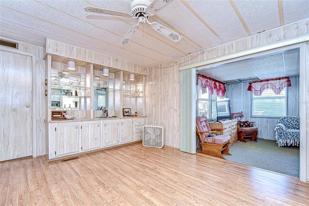 For Sale: $140,000 (2 beds, 2 baths, 1539 Square Feet)